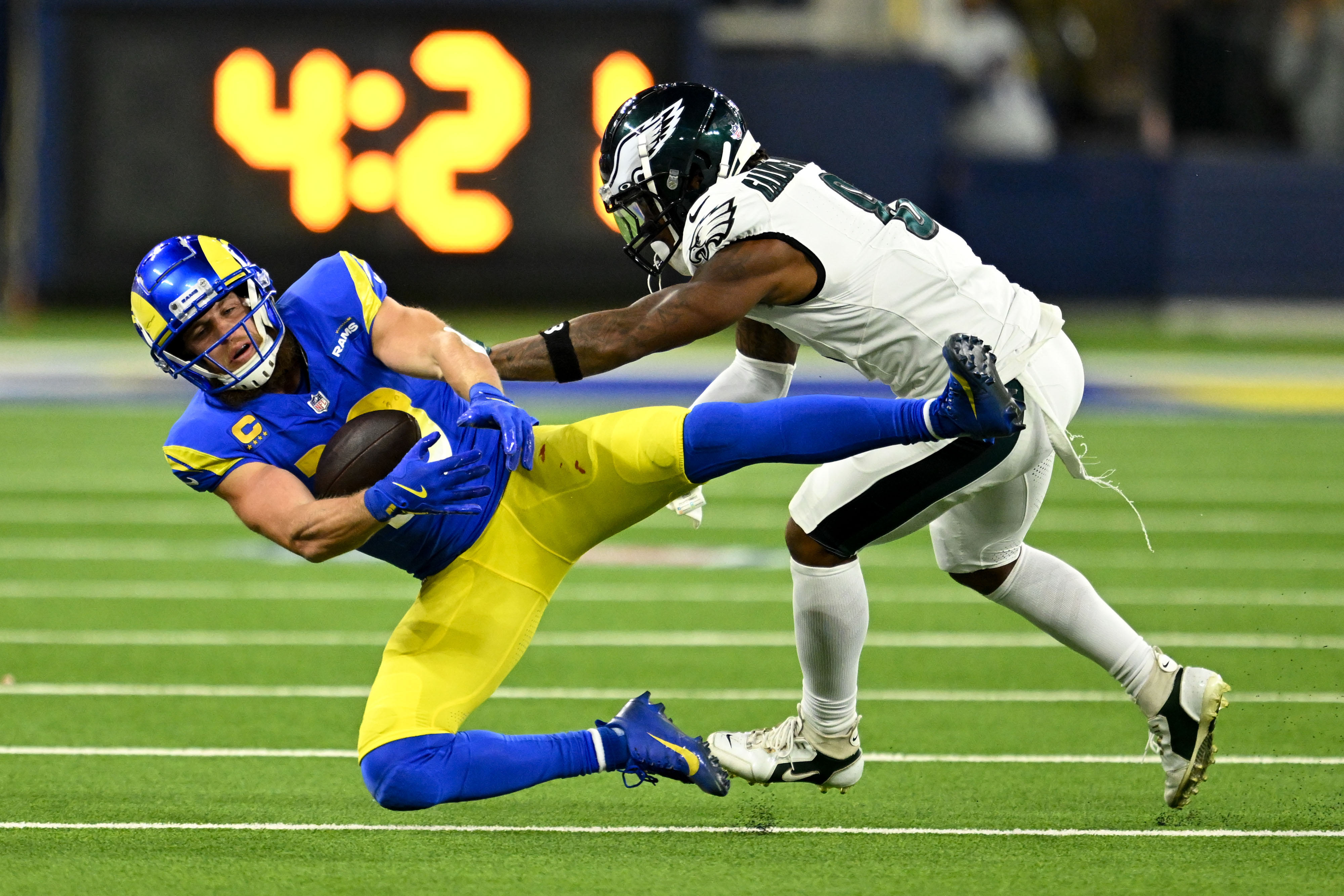 The Eagles defeat the Rams 37-20 in NFL week 12